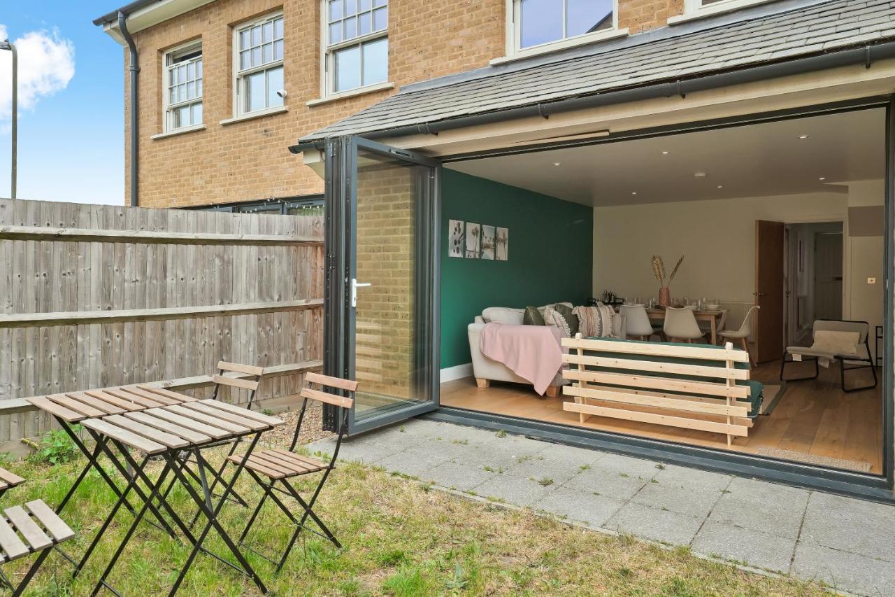 Lovely 4 Bed With Ensuite Free Wifi Off Street Parking In Sutton Morden  Exterior foto